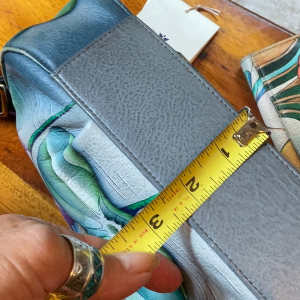 Gorgeous Anuschka crossbody bag - Picture 10 of 12